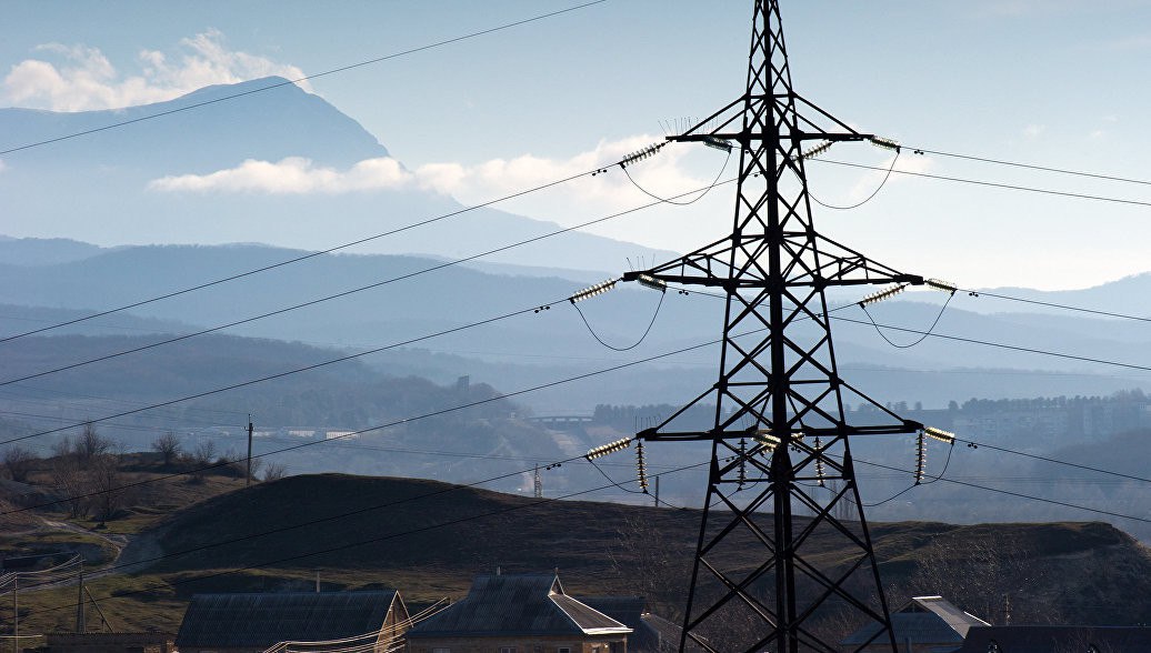 Полтора десятка отключений электричества произошло в Евпатории в минувшие выходные из-за жары 
